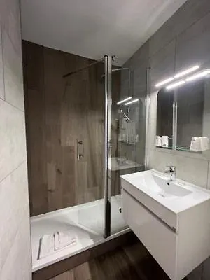Espace 3*